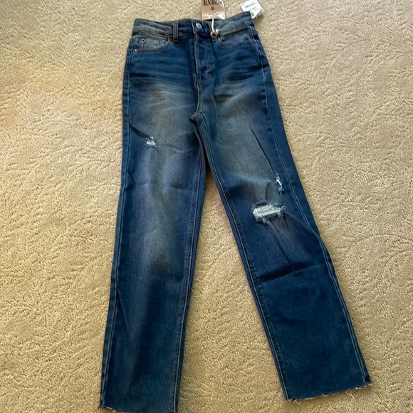 NWT Vanilla Star jeans. Raw hem and distressed medium wash 26w size 3 - Picture 1 of 7